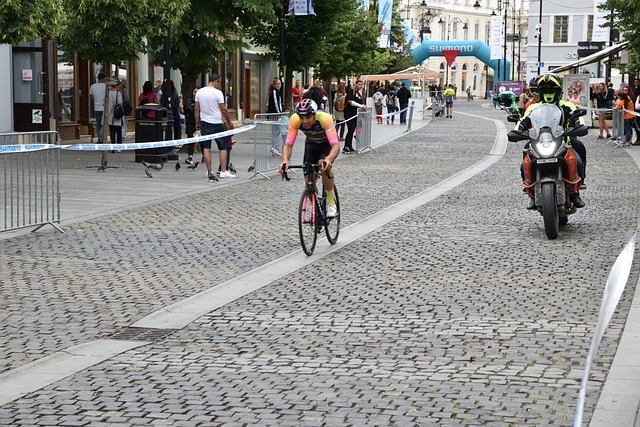 明晰且直接 明晰且直接